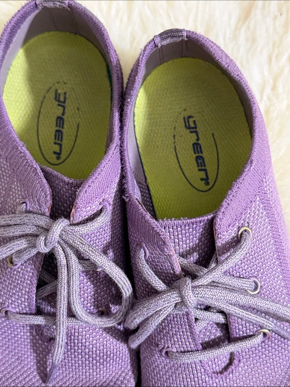 Lightweight Women’s Knit Lace-Up Sneakers in Lavender